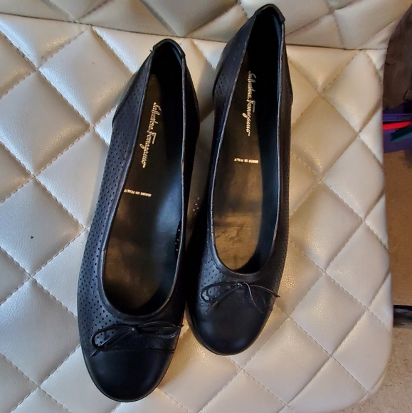 Salvatore Ferragamo blk flats nwto Cute! - Picture 1 of 5